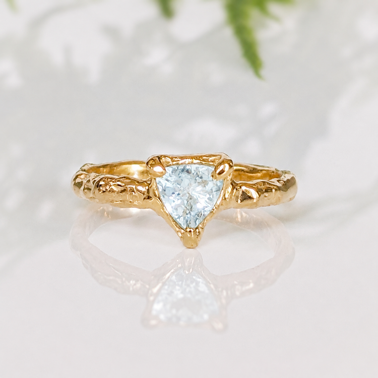 Aquamarine Rings & Aquamarine Engagement Rings