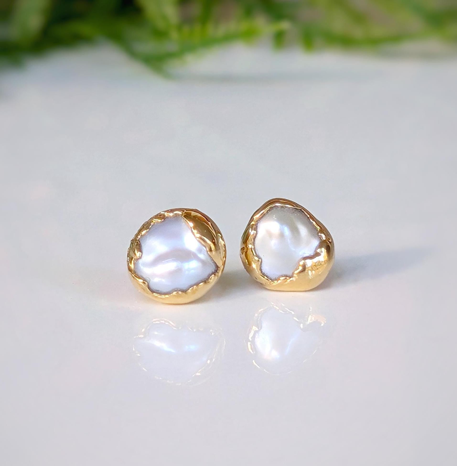 Pea in a Pod Freshwater pearl stud earrings with creamy-white Keshi pearls and gold accents, perfect for elegant gifting.