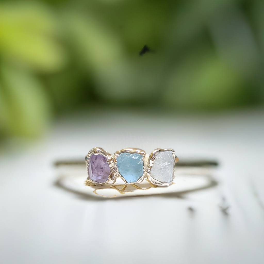Raw gemstone Mother's ring featuring unique birthstones in 14k gold, perfect for a cherished family heirloom.