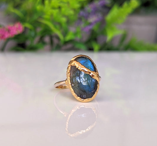 Labradorite Kintsugi ring featuring a stunning blue stone set in 18k gold-plated electroformed band.