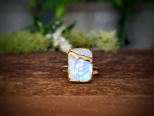 Handcrafted Moonstone Kintsugi ring featuring a natural Rainbow Moonstone on a gold band, perfect for special occasions.