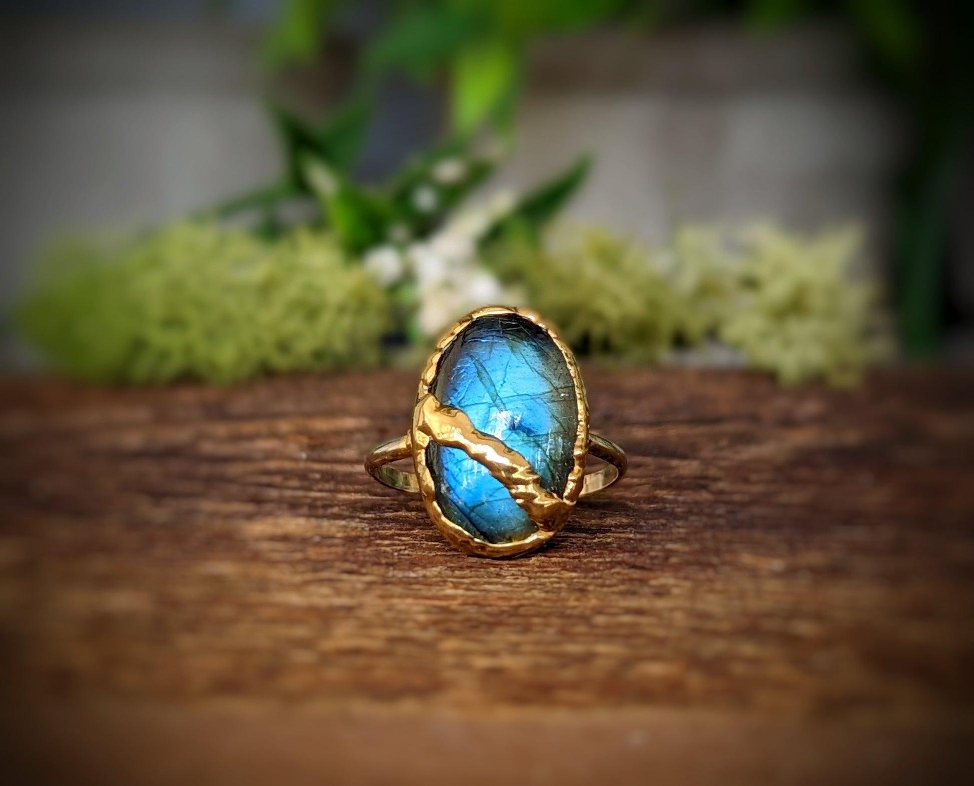 Labradorite Kintsugi ring with 18k Gold plating, showcasing the beauty of joining broken pieces elegantly.